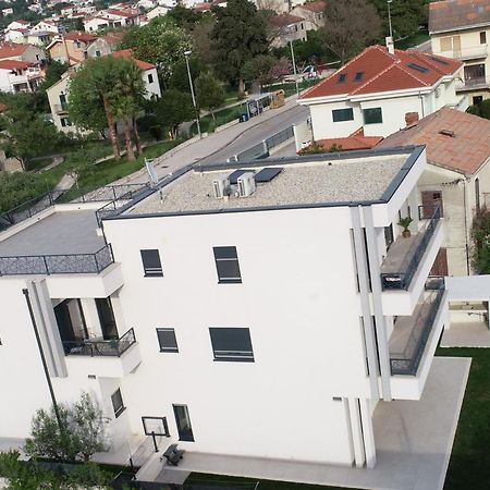 Apartmani Le-Lu Kaštela Kültér fotó