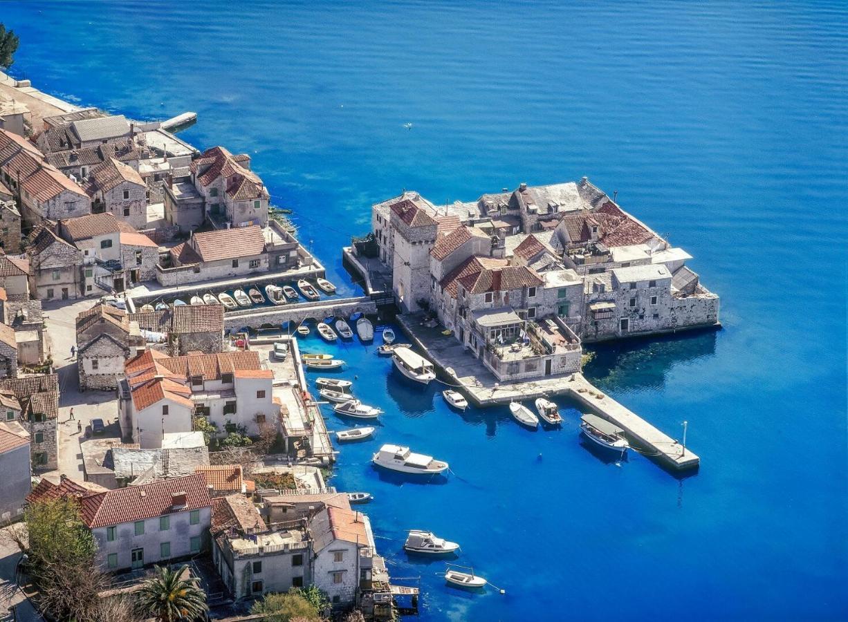Apartmani Le-Lu Kaštela Kültér fotó