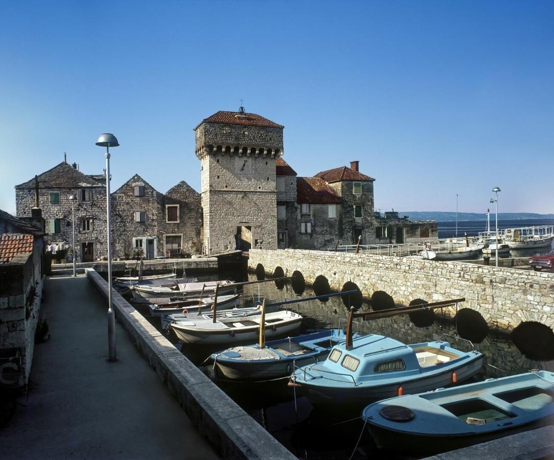 Apartmani Le-Lu Kaštela Kültér fotó