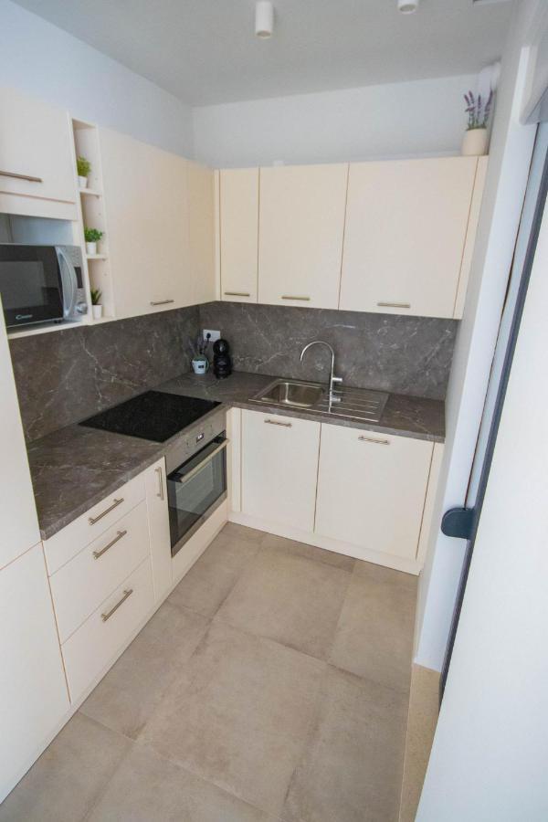 Apartmani Le-Lu Kaštela Kültér fotó
