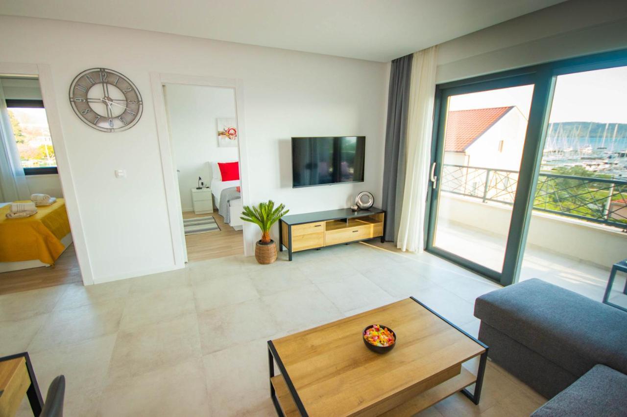 Apartmani Le-Lu Kaštela Kültér fotó