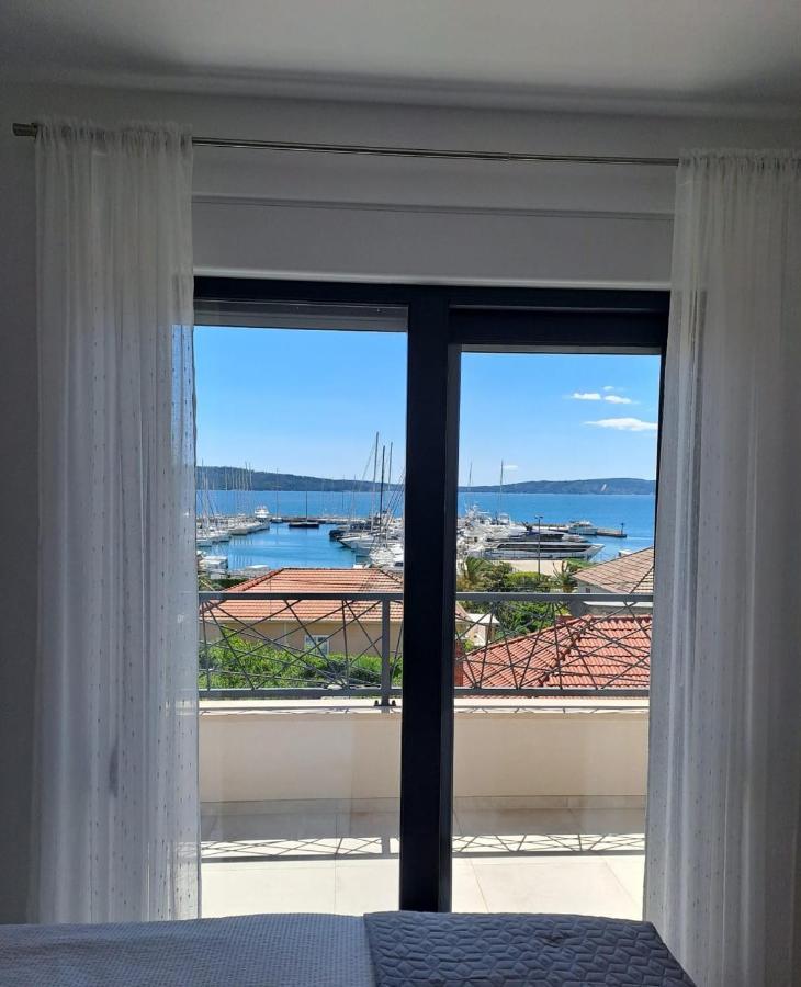 Apartmani Le-Lu Kaštela Kültér fotó
